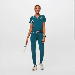 FIGS Caribbean Blue Scrub SET